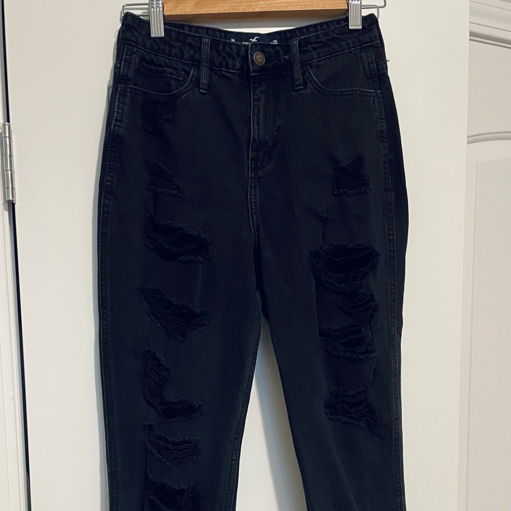 🖤 Hollister Black Ultra High Rise Mom Jeans 🖤